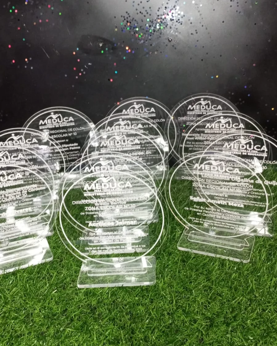 Reconocimiento de Acrílico Grabado Personalizado | 5 Pulgadas | Base de Acrílico | JaimarStore - Image 3